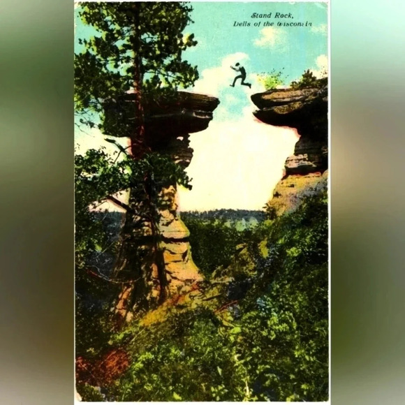 A-1683. STAND ROCK, BELLS OF THE WISCONSIN - Vintage Postcard - Picture 1 of 2